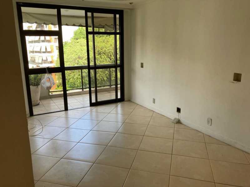 Apartamento à venda com 3 quartos, 110m² - Foto 4