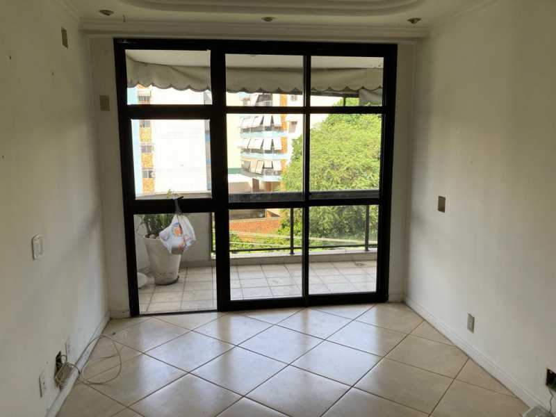 Apartamento à venda com 3 quartos, 110m² - Foto 3