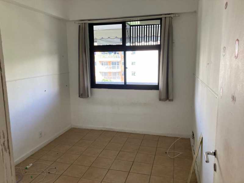 Apartamento à venda com 3 quartos, 110m² - Foto 17