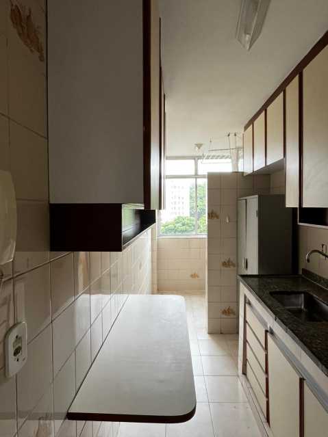 Apartamento à venda com 2 quartos, 62m² - Foto 14