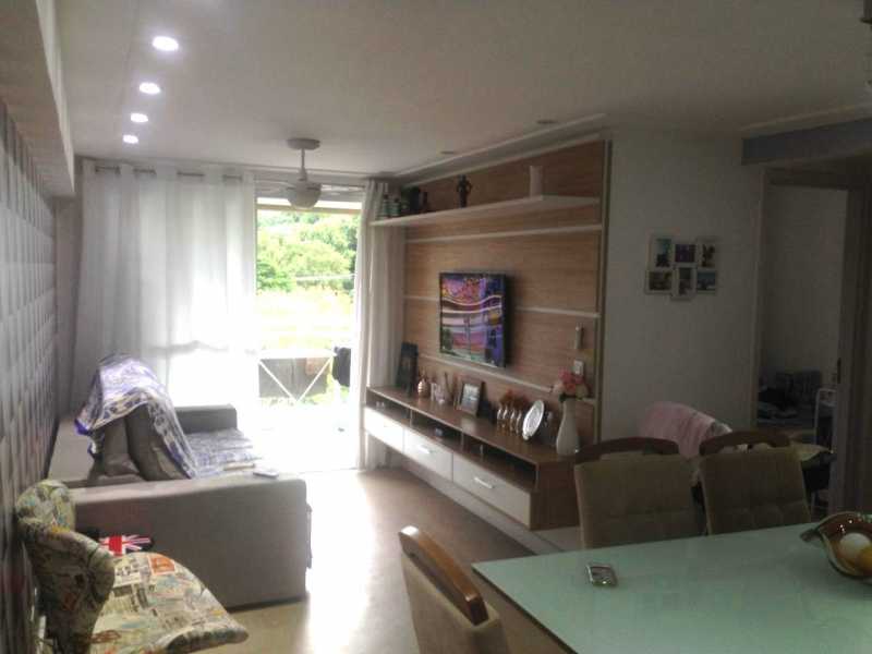 Apartamento à venda com 3 quartos, 80m² - Foto 2