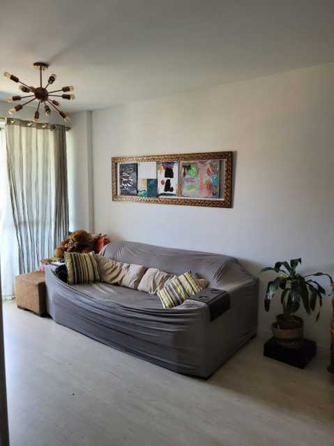 Apartamento à venda com 2 quartos, 77m² - Foto 3