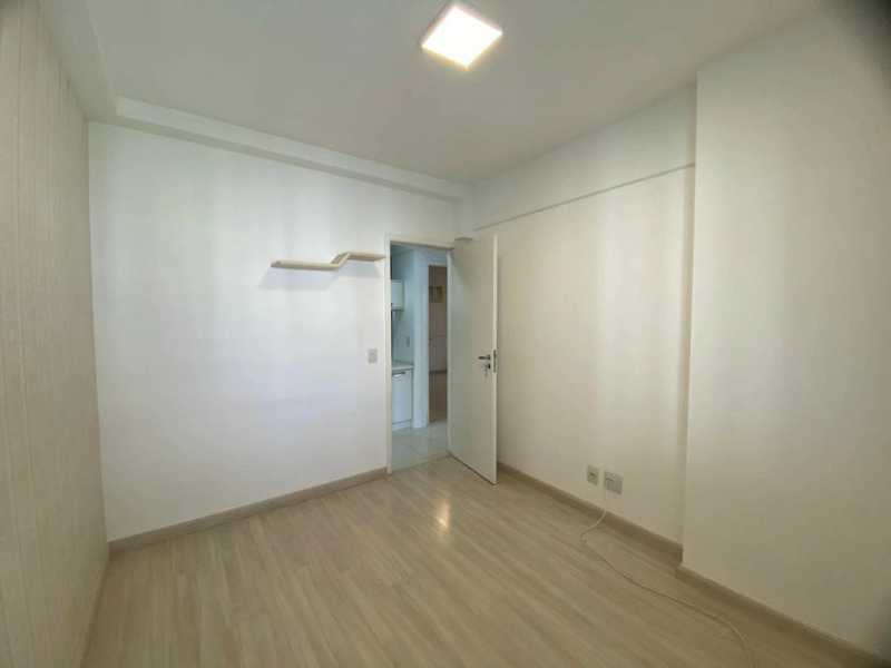 Apartamento à venda com 3 quartos, 113m² - Foto 8