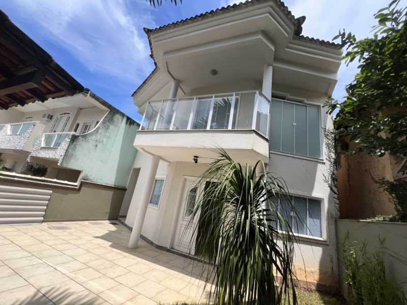 Casa de Condomínio à venda com 3 quartos, 290m² - Foto 1