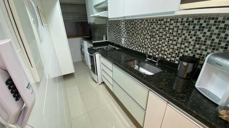 Apartamento à venda com 2 quartos, 82m² - Foto 9