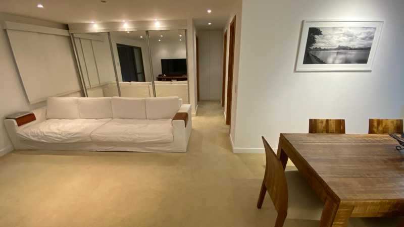 Apartamento à venda com 2 quartos, 82m² - Foto 3