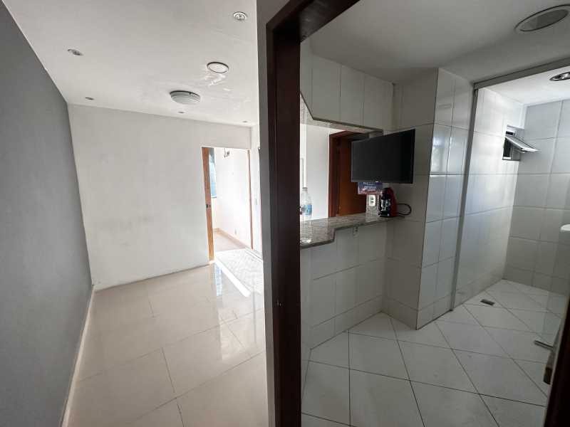 Apartamento à venda com 2 quartos, 42m² - Foto 13