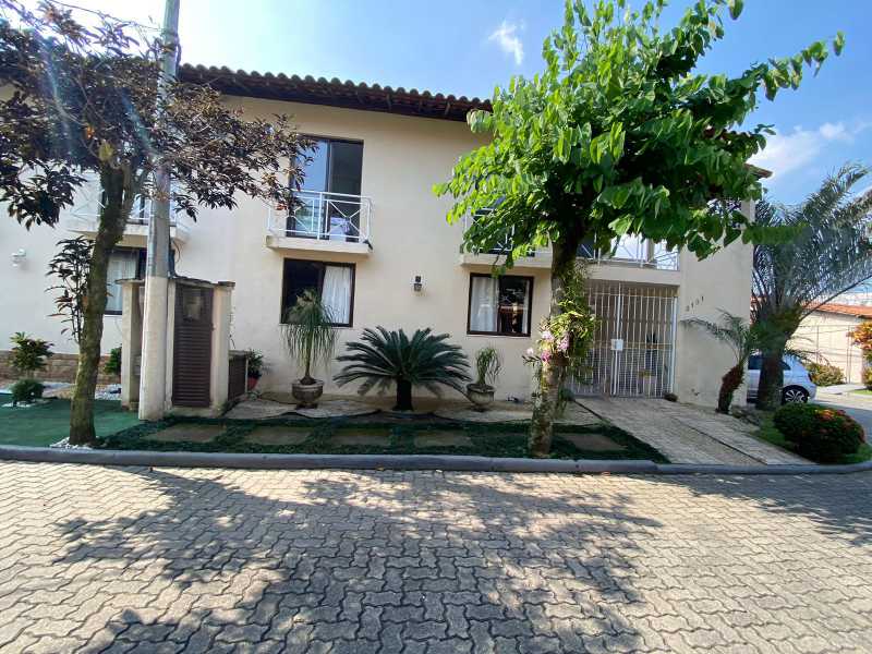 Casa de Condomínio à venda com 5 quartos, 170m² - Foto 1