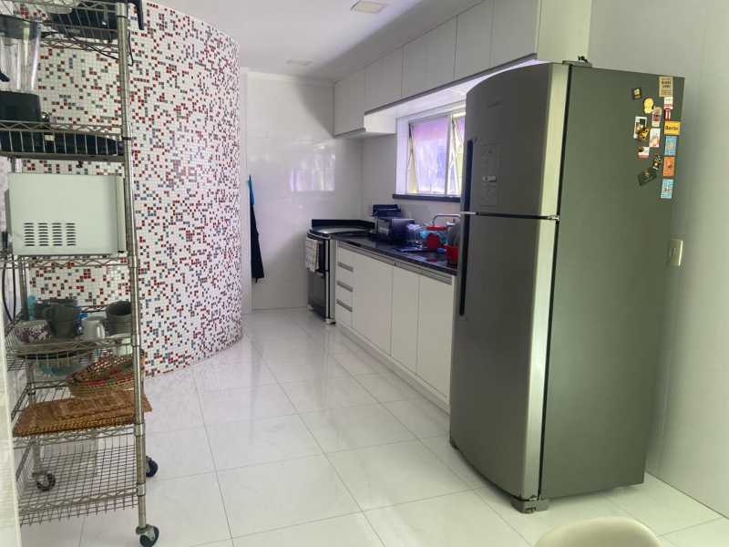 Apartamento à venda com 3 quartos, 170m² - Foto 17