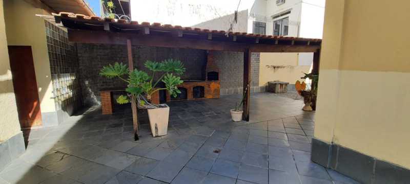 Casa à venda com 5 quartos, 650m² - Foto 9