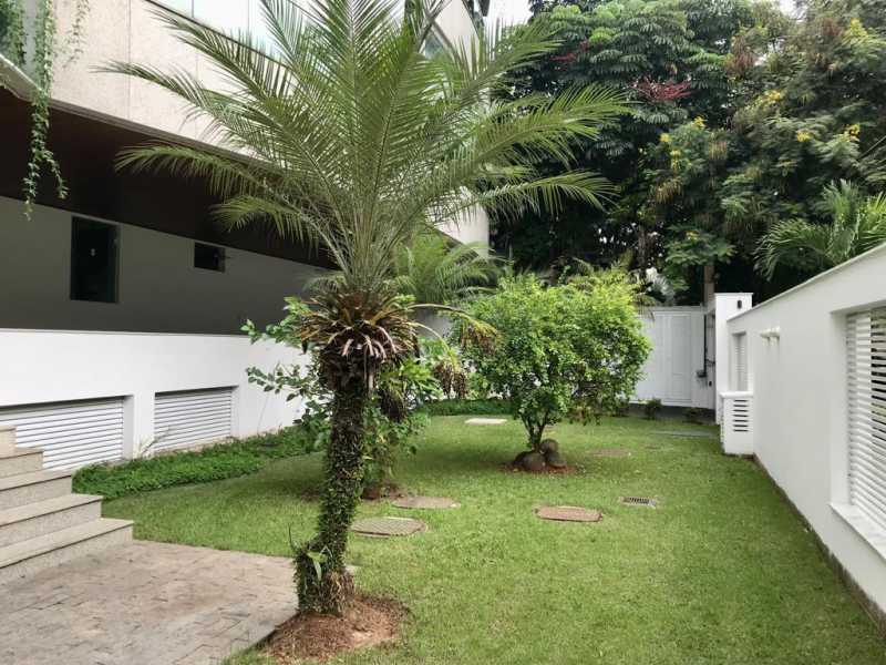 Apartamento à venda com 3 quartos, 110m² - Foto 3