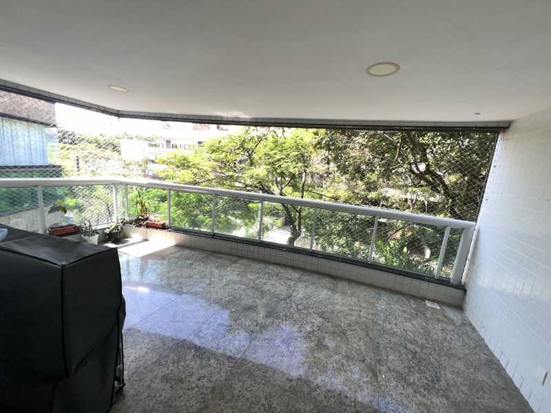 Apartamento à venda com 3 quartos, 100m² - Foto 1