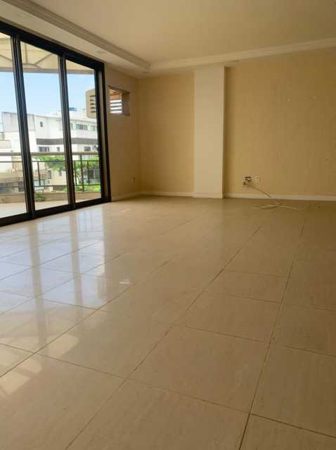 Cobertura à venda com 4 quartos, 265m² - Foto 2