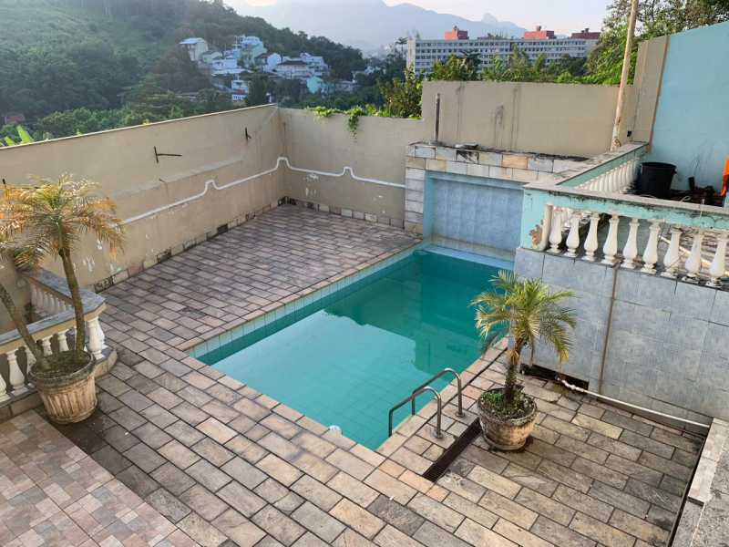 Casa de Condomínio à venda com 4 quartos, 400m² - Foto 3