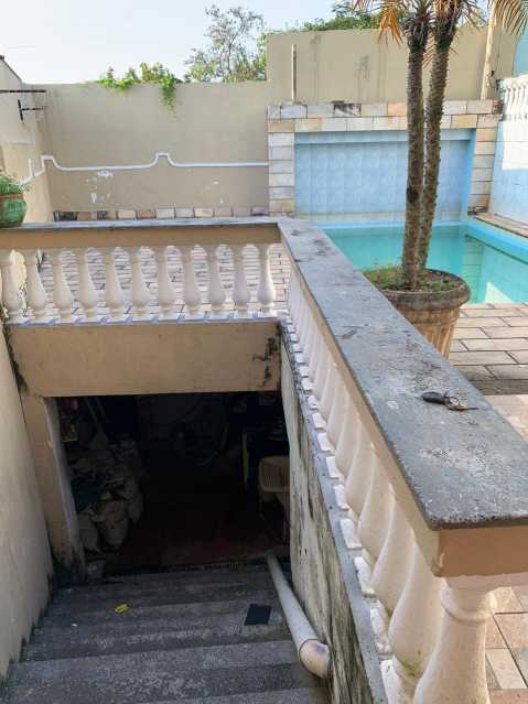 Casa de Condomínio à venda com 4 quartos, 400m² - Foto 2