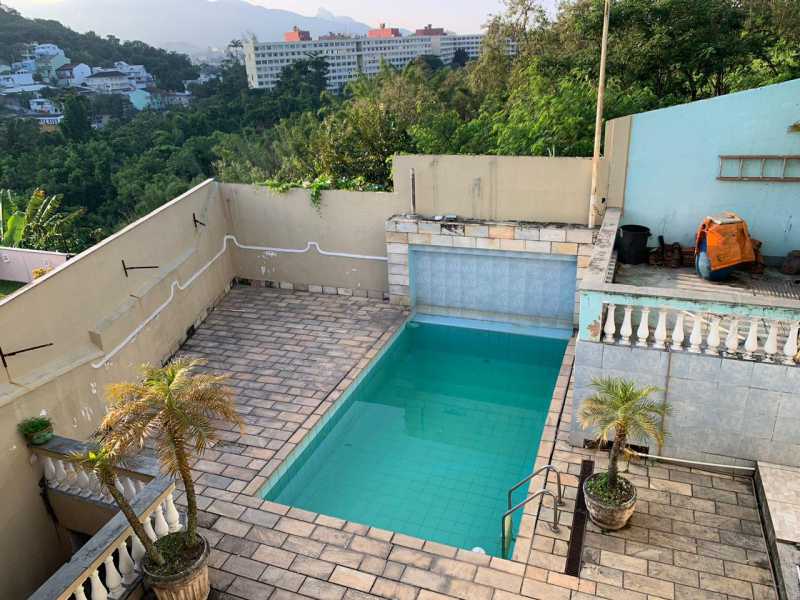 Casa de Condomínio à venda com 4 quartos, 400m² - Foto 14