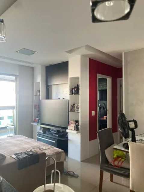 Apartamento à venda com 2 quartos, 72m² - Foto 2