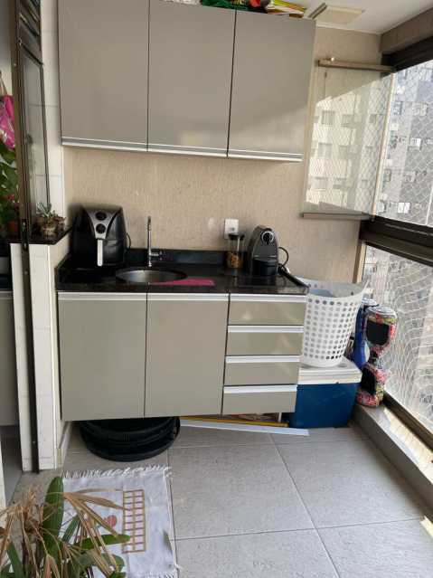 Apartamento à venda com 3 quartos, 83m² - Foto 3