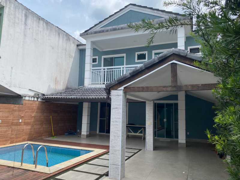 Casa de Condomínio à venda com 3 quartos, 180m² - Foto 2