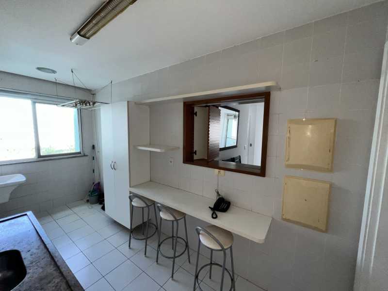 Apartamento à venda com 2 quartos, 77m² - Foto 18