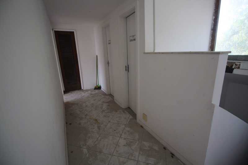 Casa para alugar com 3 quartos, 630m² - Foto 11