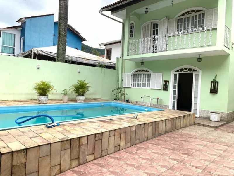 Casa à venda com 3 quartos, 194m² - Foto 2