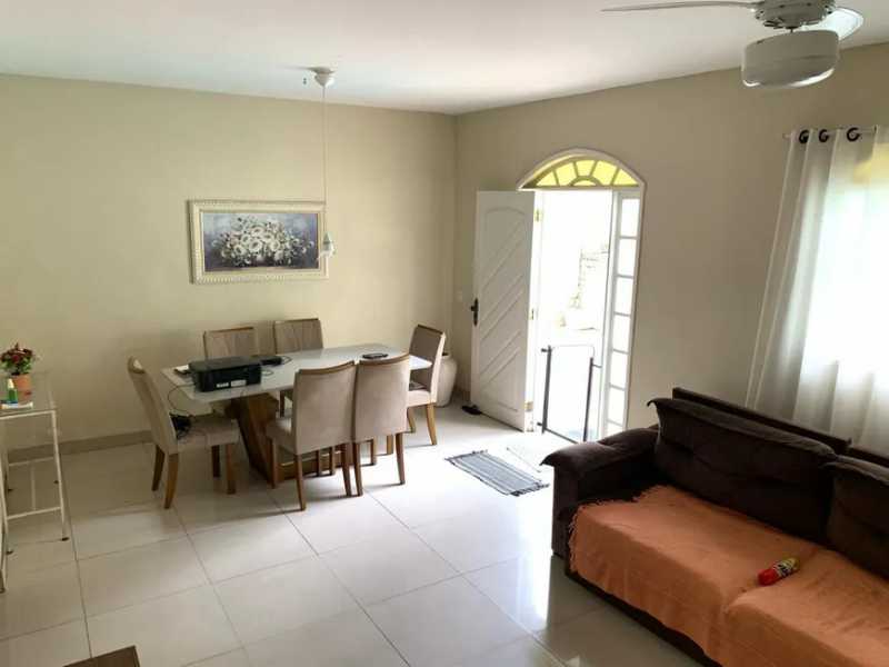 Casa à venda com 3 quartos, 194m² - Foto 3