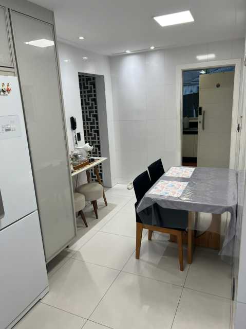 Casa de Condomínio à venda com 4 quartos, 350m² - Foto 10