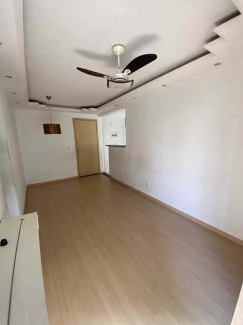 Apartamento à venda com 2 quartos, 46m² - Foto 2