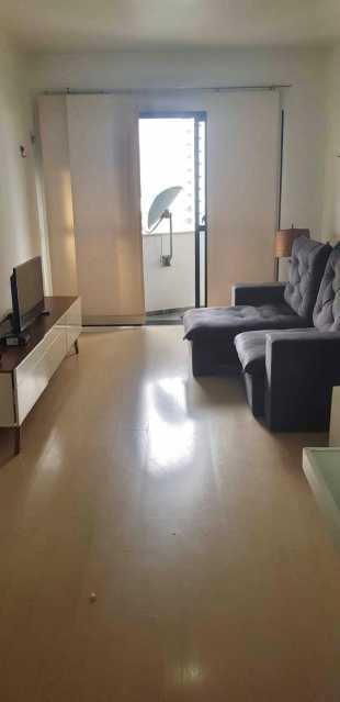 Apartamento à venda com 2 quartos, 72m² - Foto 2