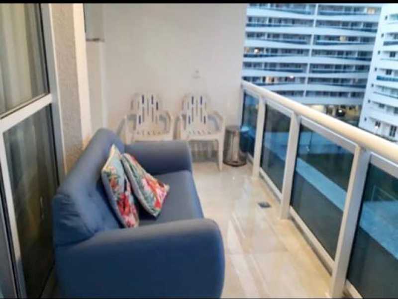 Apartamento à venda com 2 quartos, 70m² - Foto 3