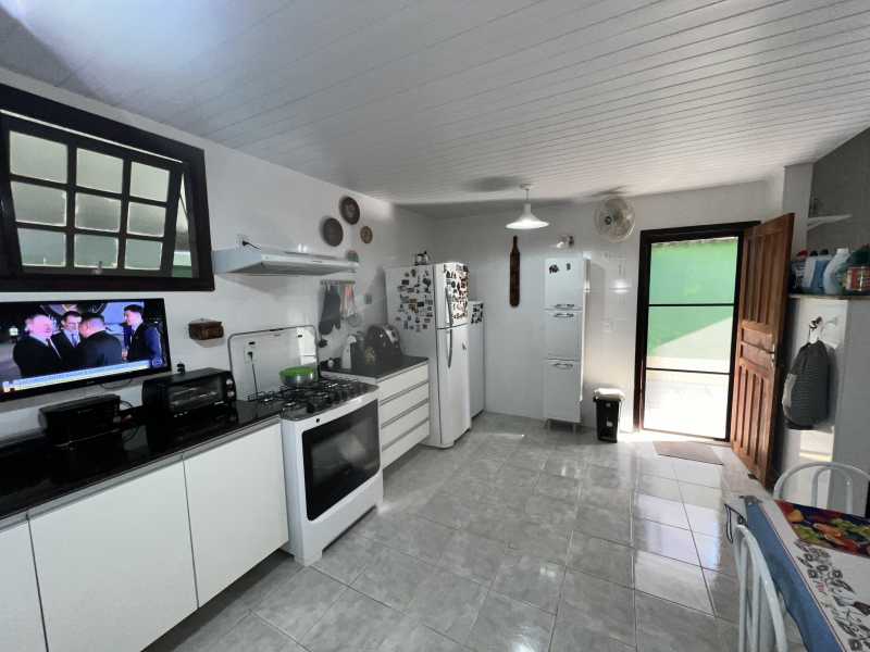 Casa de Condomínio à venda com 3 quartos, 180m² - Foto 9