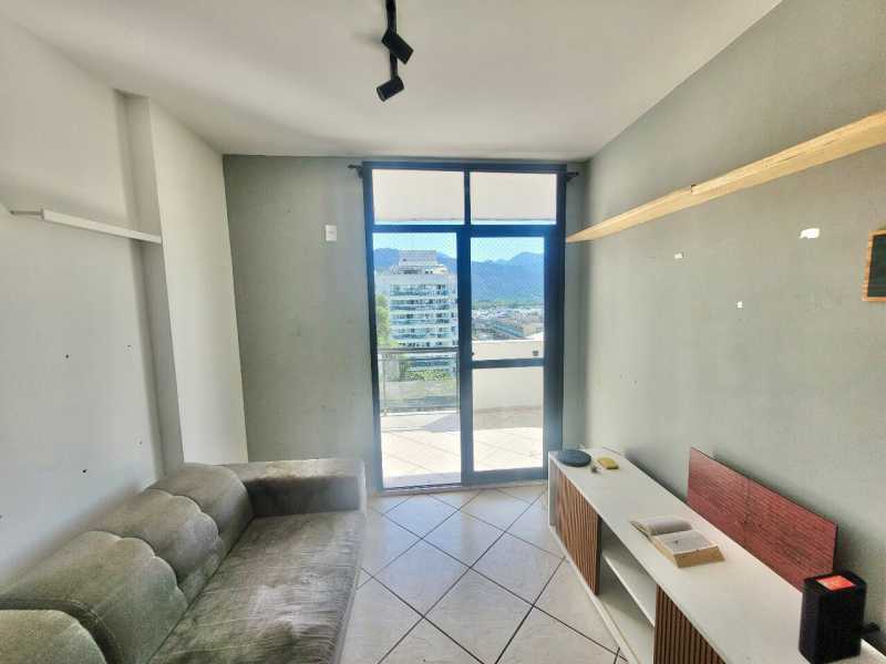 Apartamento à venda com 3 quartos, 75m² - Foto 2