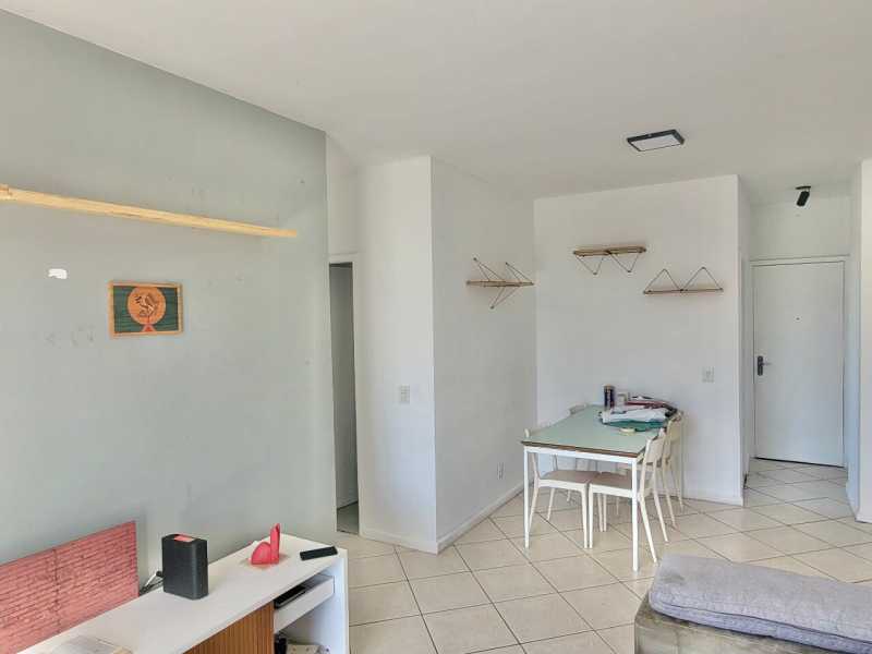 Apartamento à venda com 3 quartos, 75m² - Foto 5