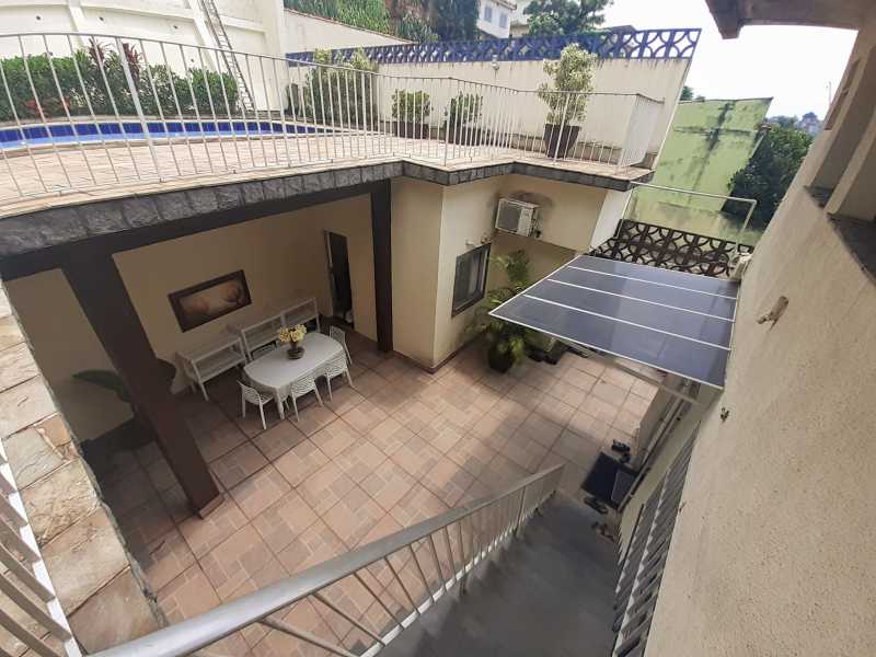 Casa à venda e aluguel com 4 quartos, 600m² - Foto 9