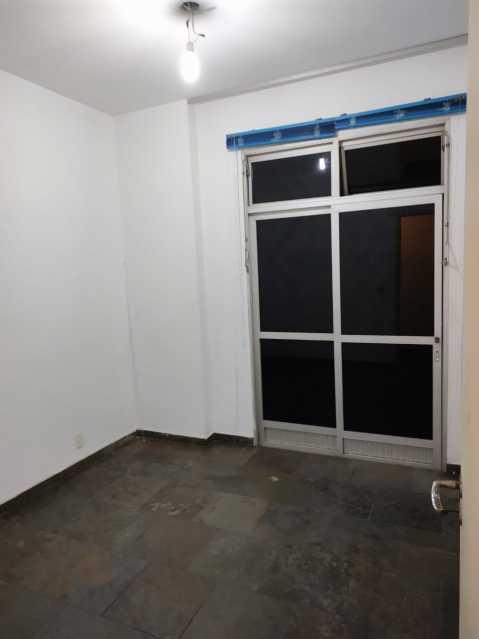 Apartamento à venda com 2 quartos, 75m² - Foto 3