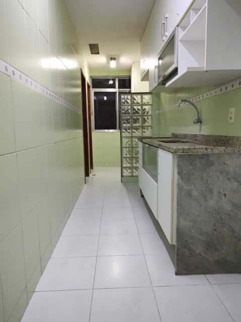 Apartamento à venda com 2 quartos, 75m² - Foto 4