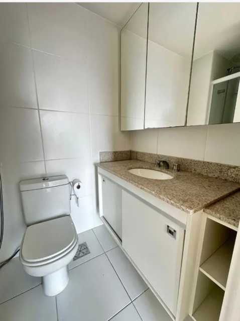 Apartamento à venda com 2 quartos, 70m² - Foto 9