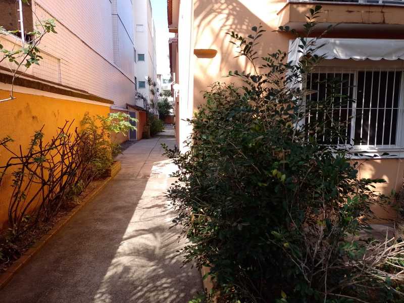 Casa de Condomínio à venda com 4 quartos, 179m² - Foto 2