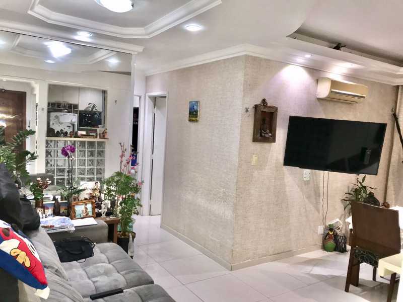 Apartamento à venda com 2 quartos, 64m² - Foto 1