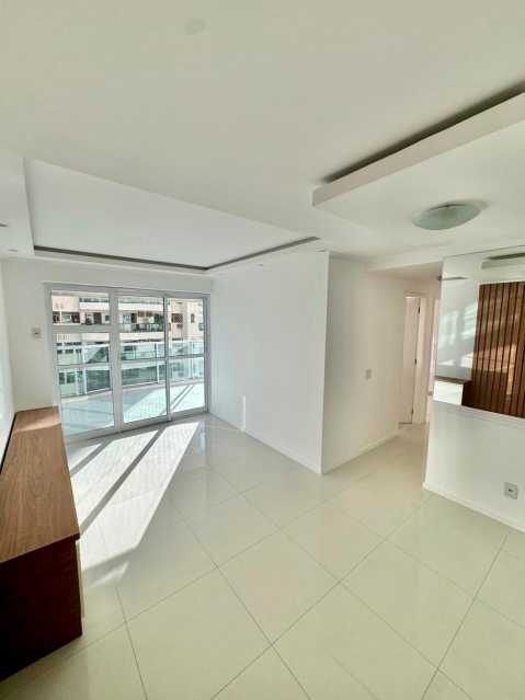 Apartamento à venda com 3 quartos, 88m² - Foto 2