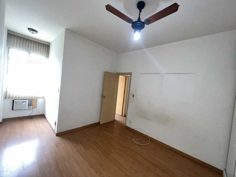 Apartamento à venda com 4 quartos, 142m² - Foto 17