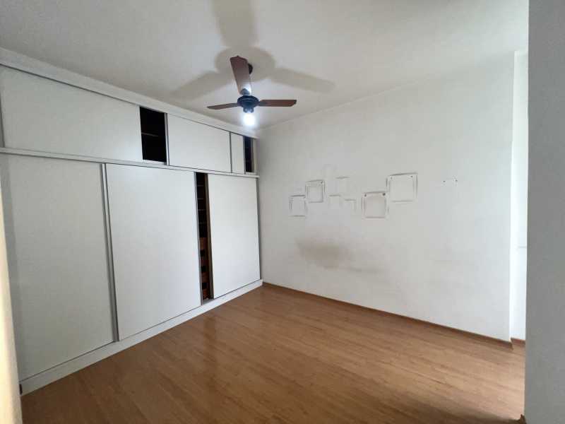 Apartamento à venda com 4 quartos, 142m² - Foto 19