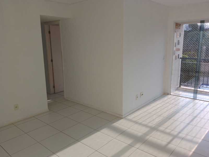 Apartamento à venda com 3 quartos, 67m² - Foto 2