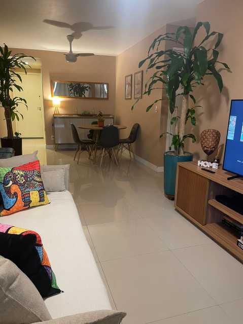 Apartamento à venda com 2 quartos, 77m² - Foto 1