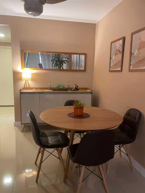 Apartamento à venda com 2 quartos, 77m² - Foto 2