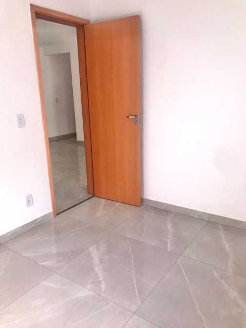 Apartamento à venda com 2 quartos, 42m² - Foto 15