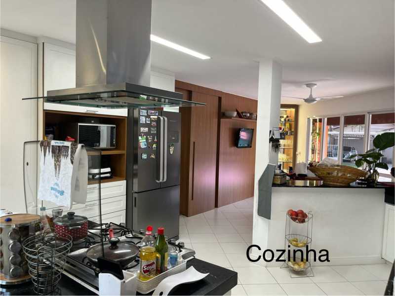 Casa de Condomínio à venda com 5 quartos, 256m² - Foto 16