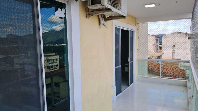 Apartamento à venda com 2 quartos, 70m² - Foto 1