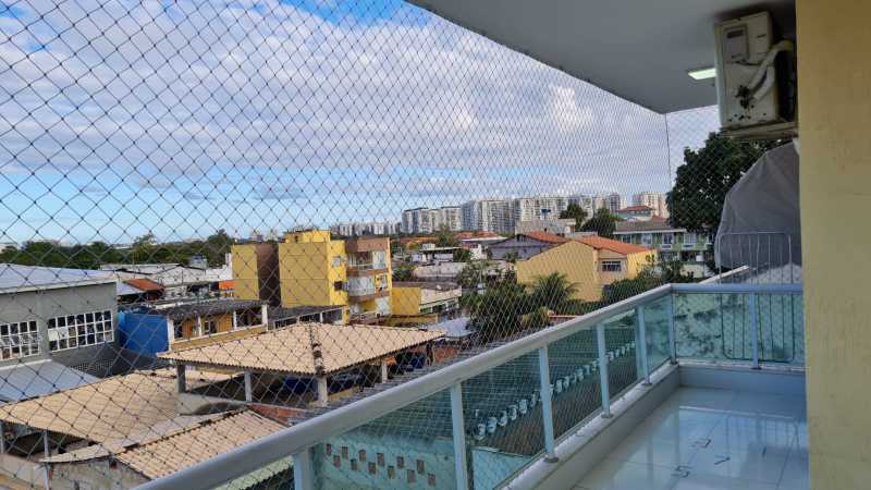 Apartamento à venda com 2 quartos, 70m² - Foto 2